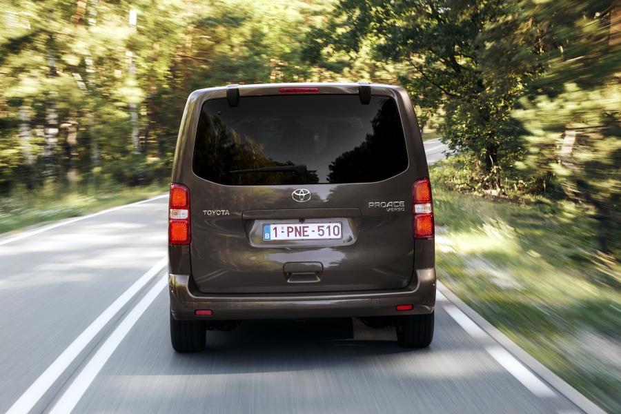  Toyota ProAce Verso 2016 года  (фото 20 из 31)